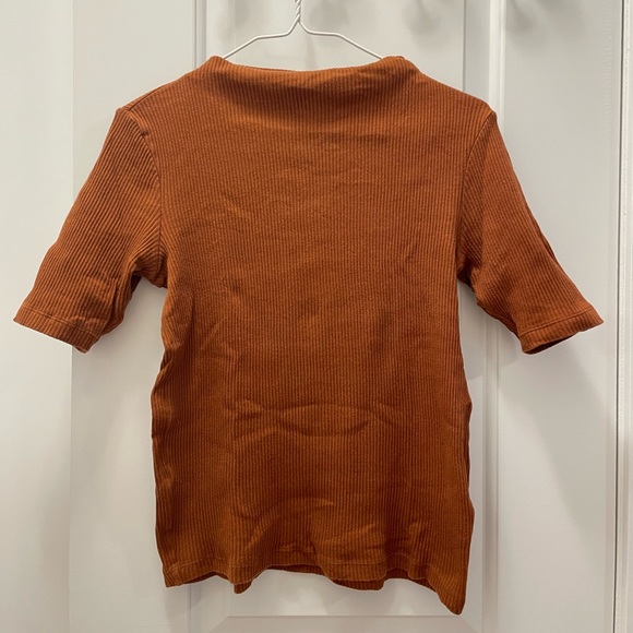 Uniqlo half sleeve / short-sleeve high neck ribbed t-shirt, Size XS, Orange - Picture 2 of 5